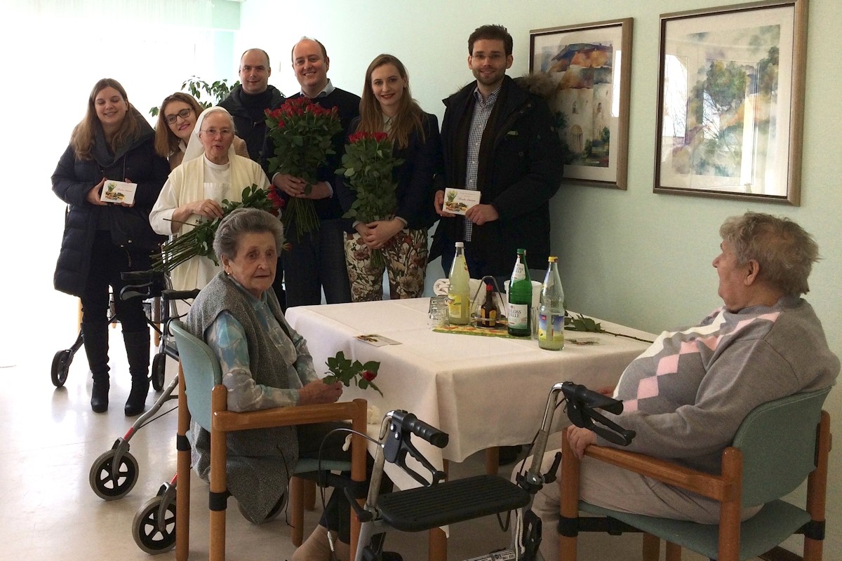 Matthias Hauer beim Besuch im Katholischen Altenpflegeheim St. Georg in Heisingen