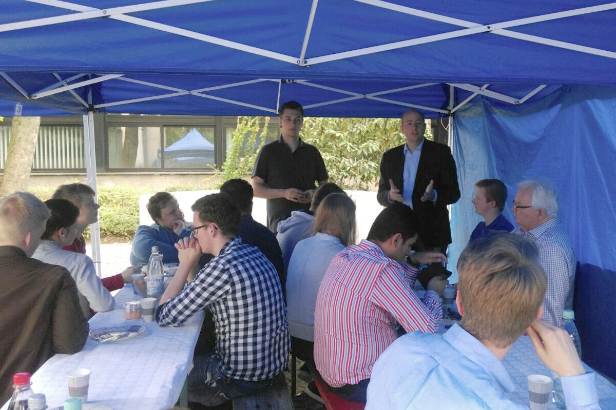 Junge Union Essen beim Grillen